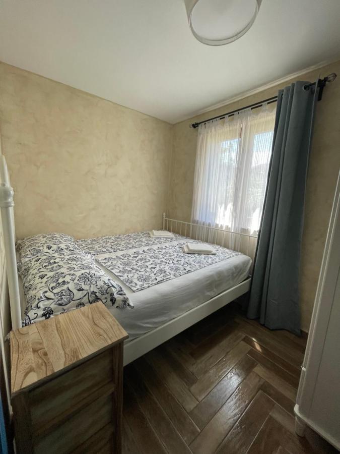 Apartments Sanja Pinezici  Exterior photo